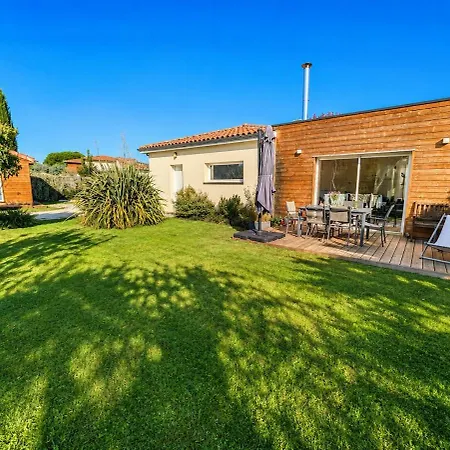 Maison Familiale Avec Studio, Climatisation Et Grand Jardin A *
