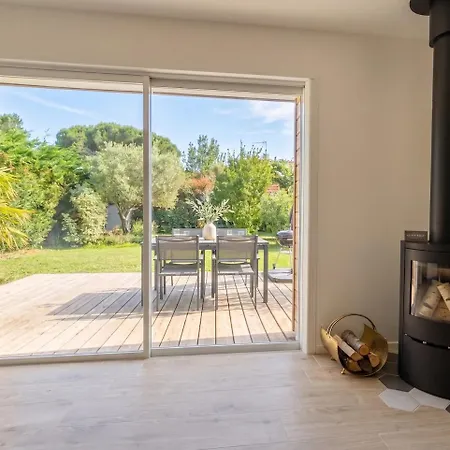 Maison Familiale Avec Studio, Climatisation Et Grand Jardin A Villa *