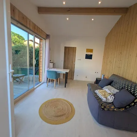 Maison Familiale Avec Studio, Climatisation Et Grand Jardin A Villa